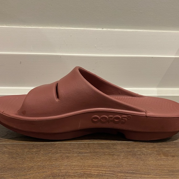 Oofos women's OOaah slide sandal - Picture 4 of 7